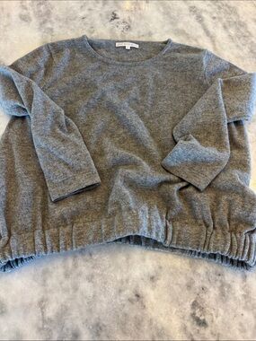ANN MASHBURN Gray Crewneck Sweater with Elastic Hem